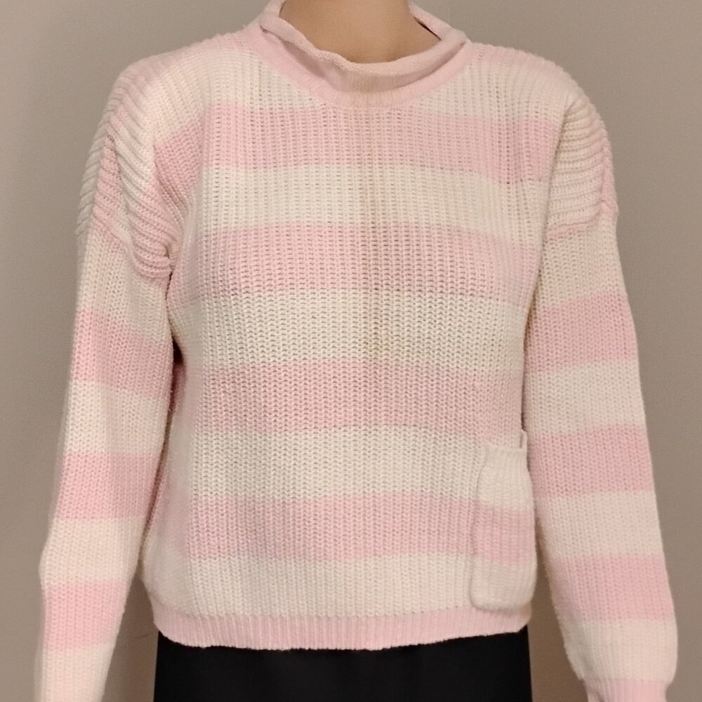 Pink and white long sleeve sweater  Nuovo New Forces